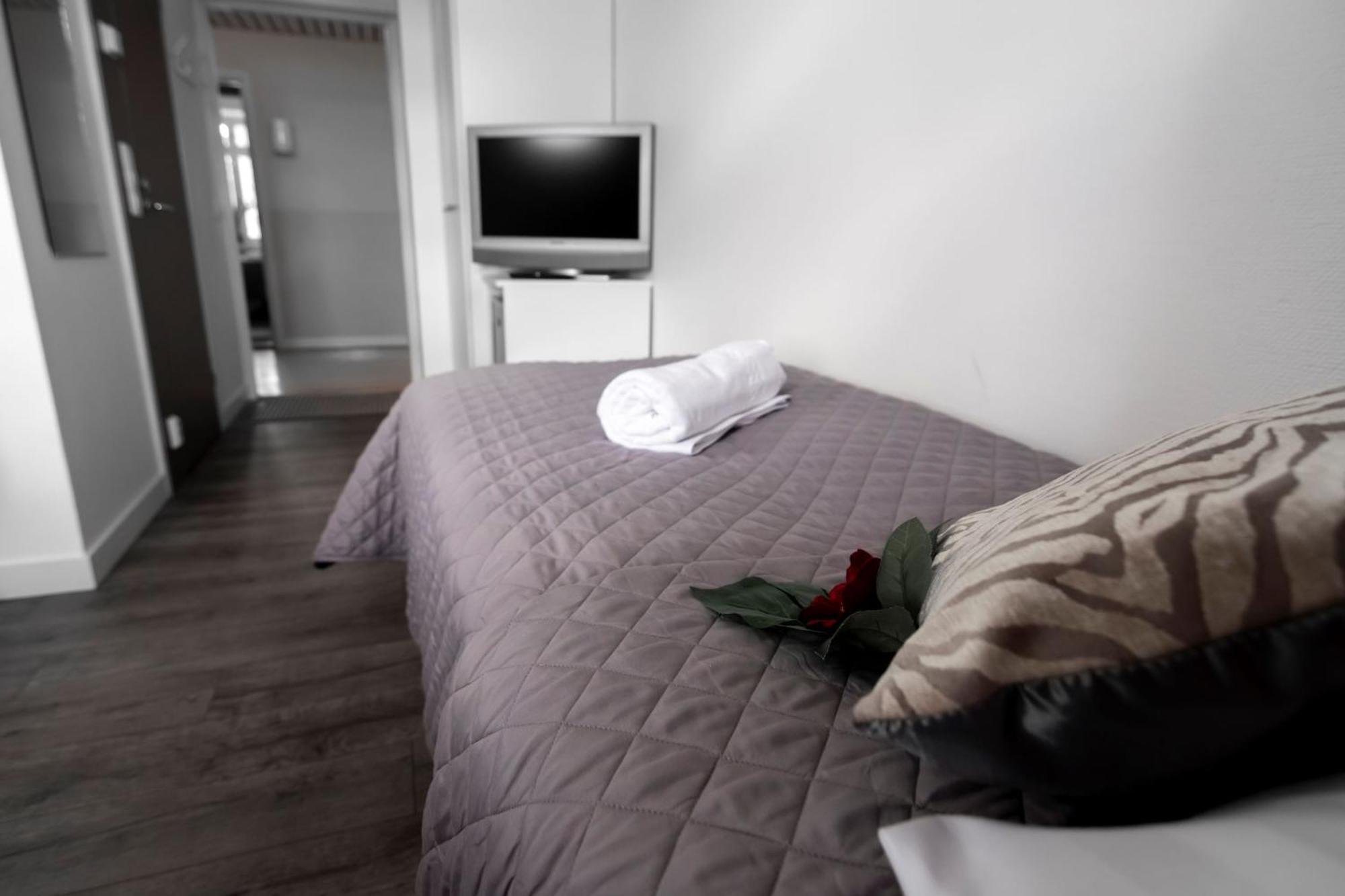 Ik Hotel & Camping Keuruu Quarto foto