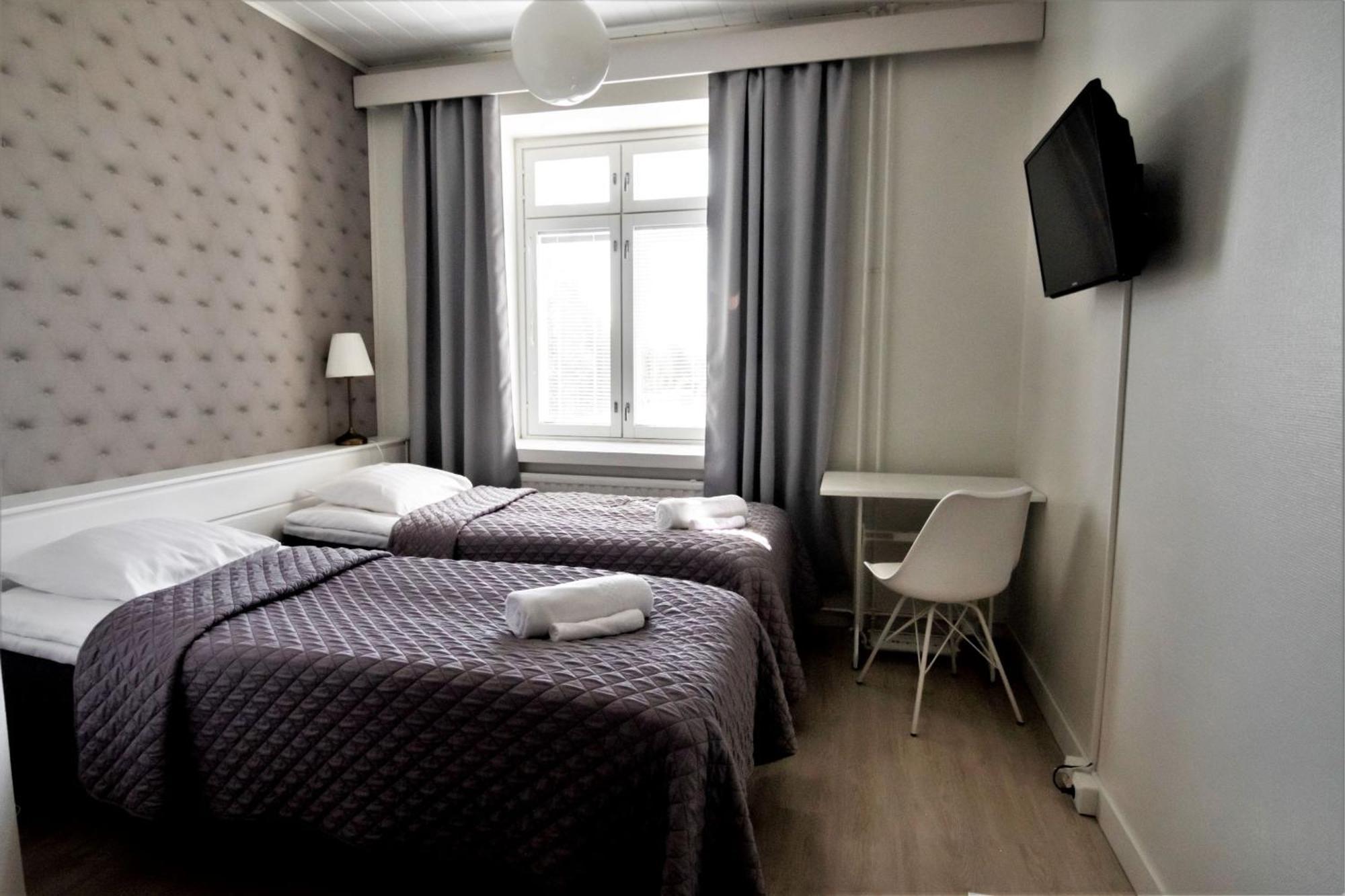 Ik Hotel & Camping Keuruu Quarto foto